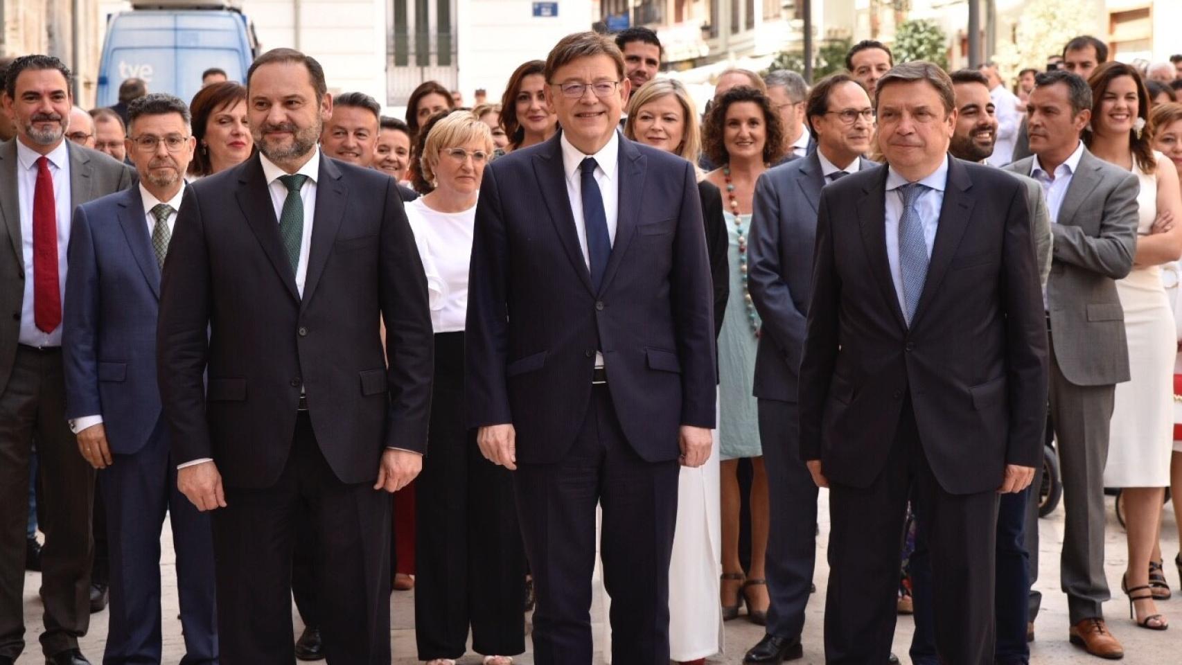 El ministro de Fomento en funciones, José Luis Ábalos; Ximo Puig, presidente valenciano; y Luis Planas, titular de Agricultura en funciones.