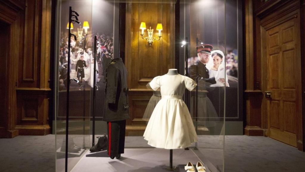 Detalle de los trajes de George y Charlotte el día de la boda de Meghan Markle.