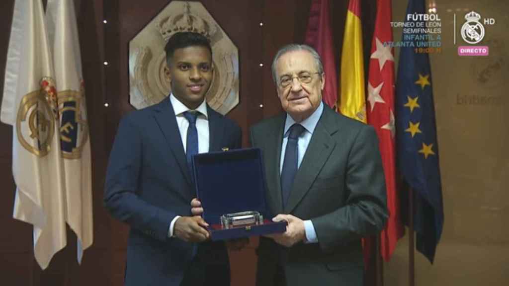 Rodrygo junto a Florentino Pérez