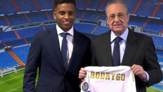 Florentino Pérez y Rodrygo Goes durante la presentación del brasileño.