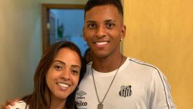 Rodrygo, junto a su madre. Foto: Twitter (@RodrygoGoes)