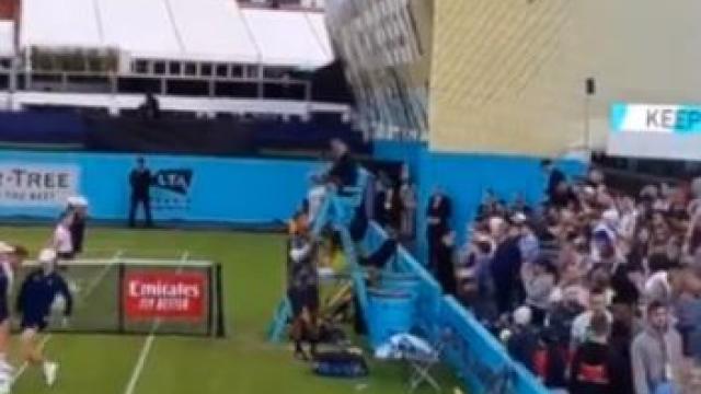 Kyrgios durante el torneo de Queens