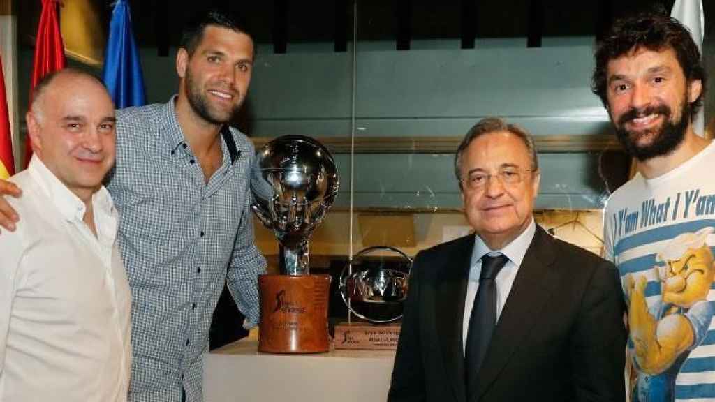 Pablo Laso, Felipe Reyes, Florentino Pérez y Sergio Llull