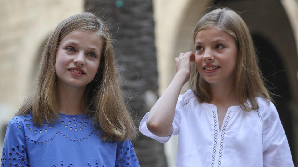 Las infantas Leonor y Sofía en Palma de Mallorca.