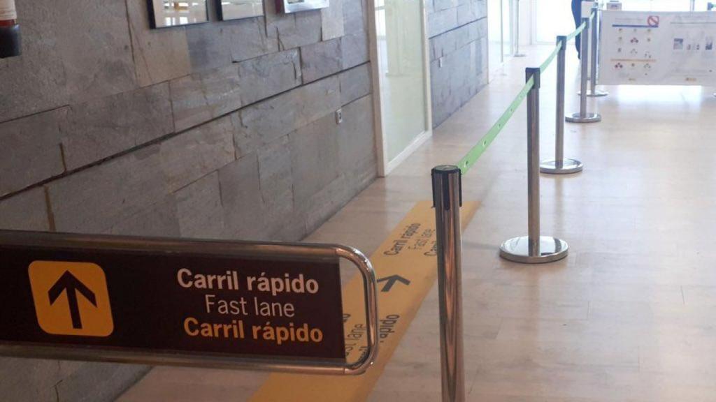 Detenido un hombre en el aeropuerto de A Coruña con pasaporte falso