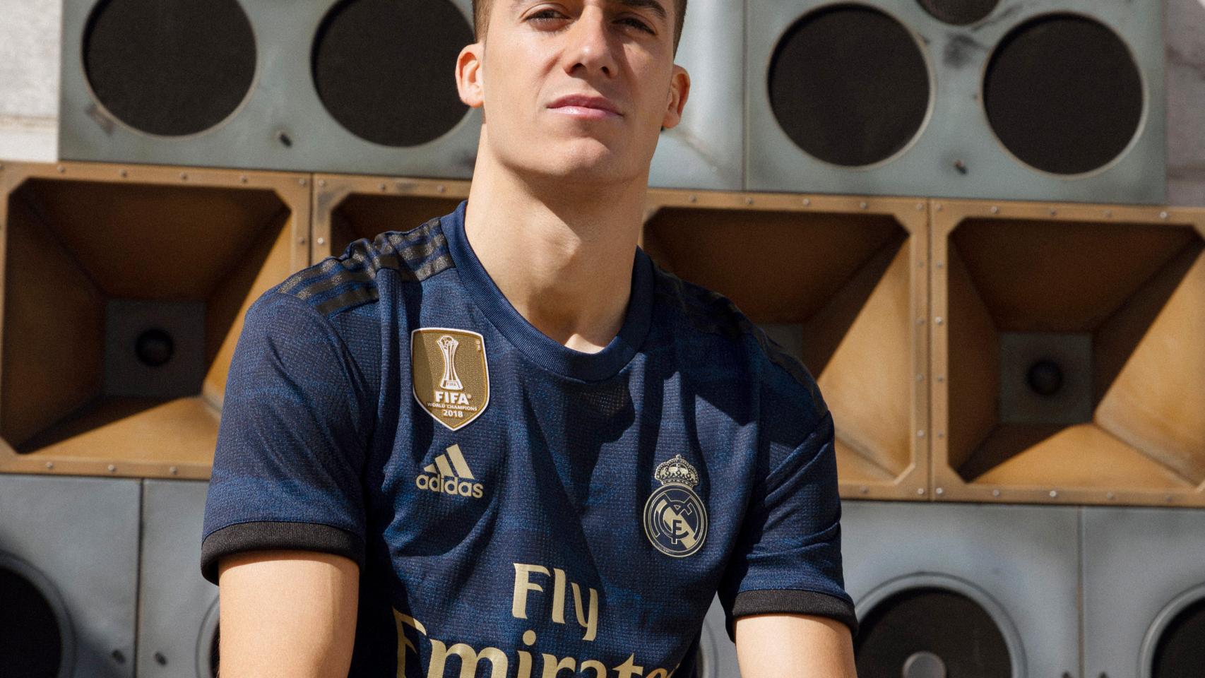 Lucas Vázquez en la presentación de la segunda equipación 2019/20