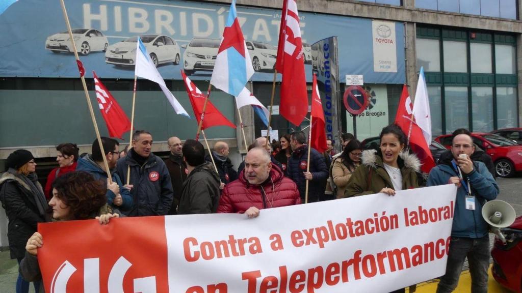 Unos 100 trabajadores de Teleperformance podrían perder su empleo en A Coruña