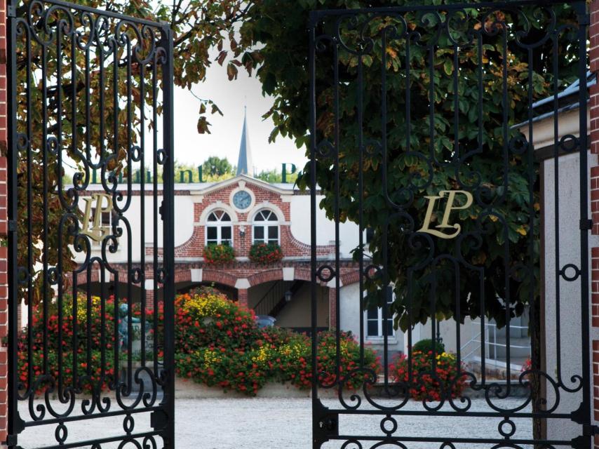 Las puertas de la maison Laurent-Perrier en Champagne.