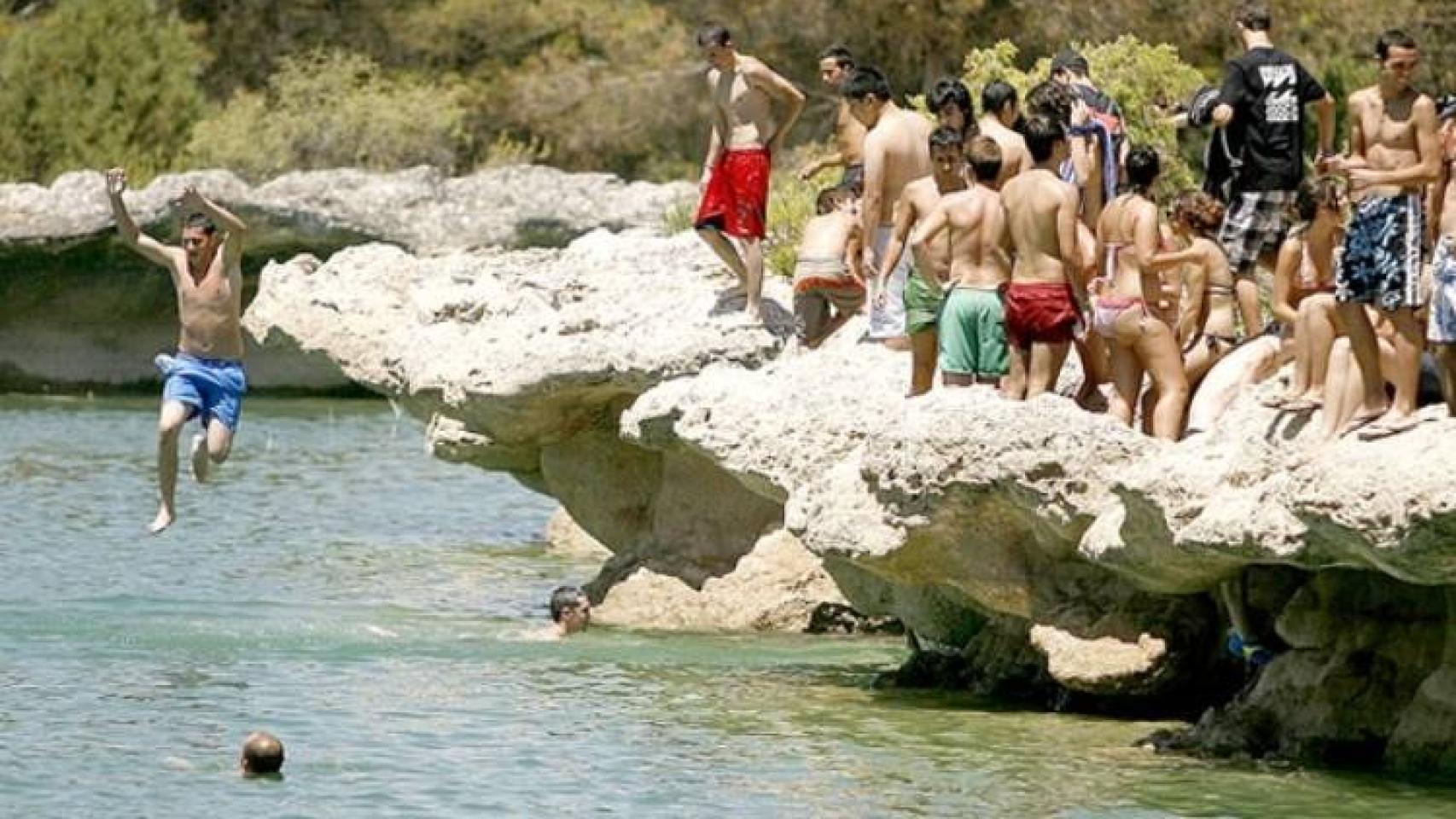 Bañistas en las Lagunas de Ruidera