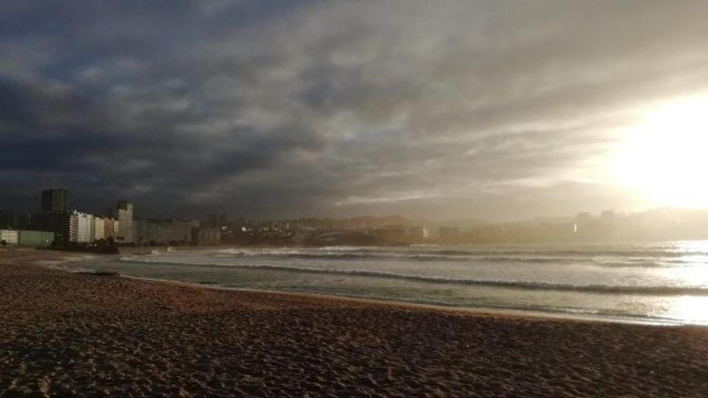 A Coruña pasó la ola de calor con máximas de 20 grados, la mitad que el resto