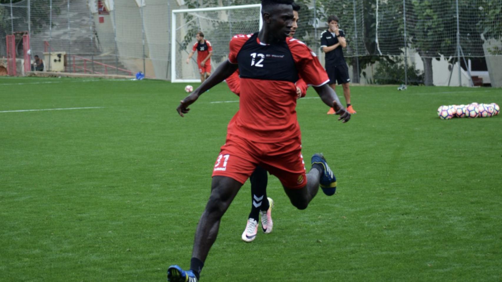 Amadou Boiro, en un entrenamiento con el Nàstic. Foto: Gimnàstic de Tarragona