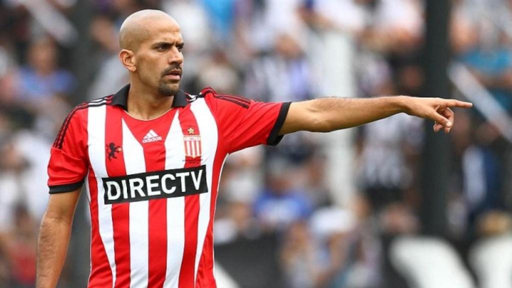 Juan Sebastián 'La Bruja' Verón, en un partido con Estudiantes de La Plata. Foto: Redes Sociales