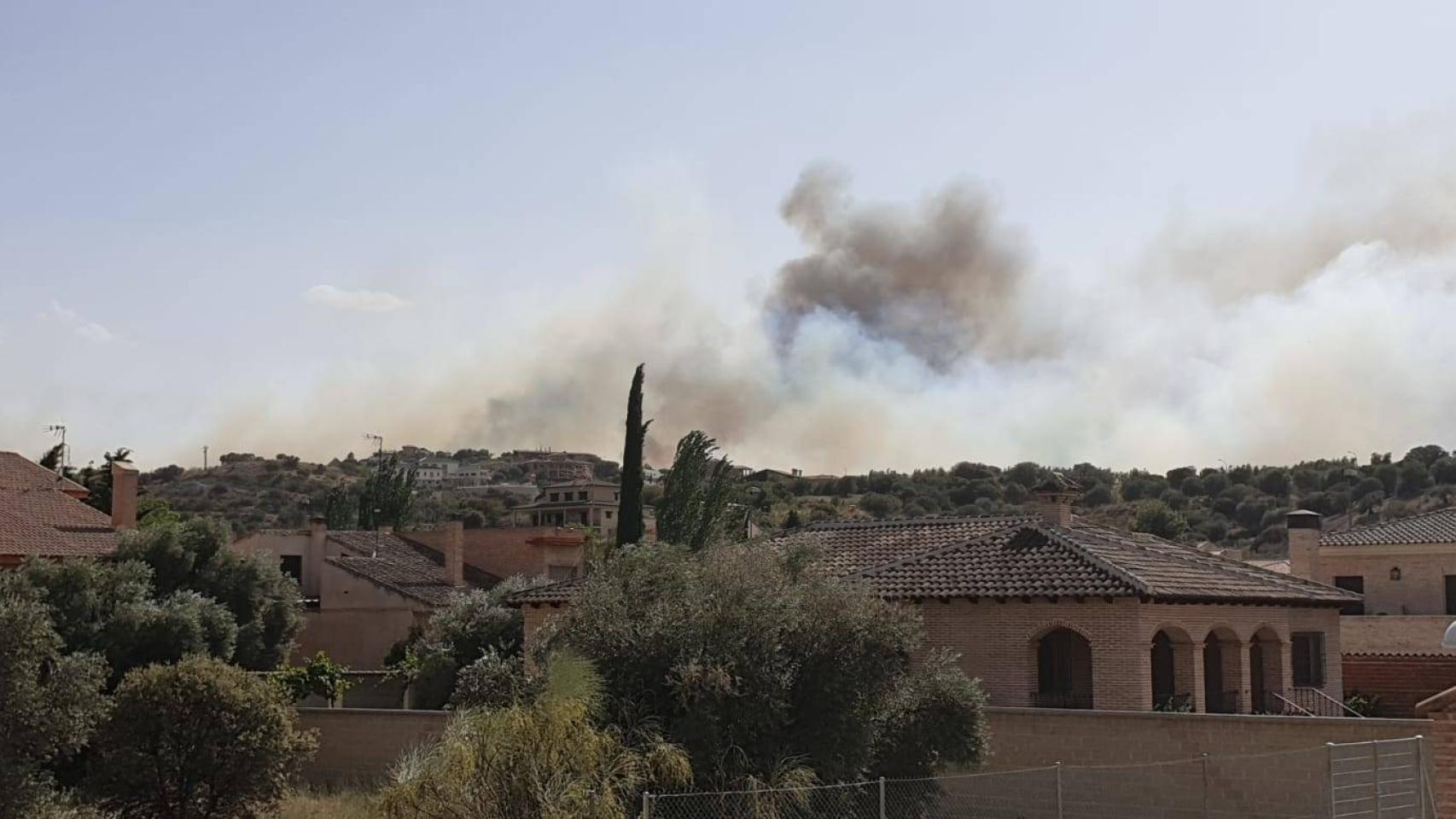 Incendio en la zona de Montesión de Toledo. Imagen del pasado viernes, cuando se inició el fuego