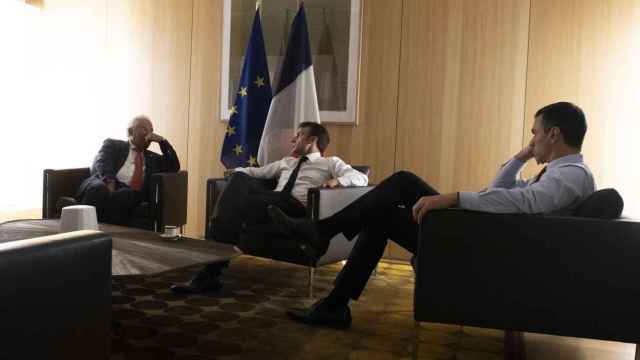 Costa, Macron y Sánchez, durante una de las reuniones de la cumbre
