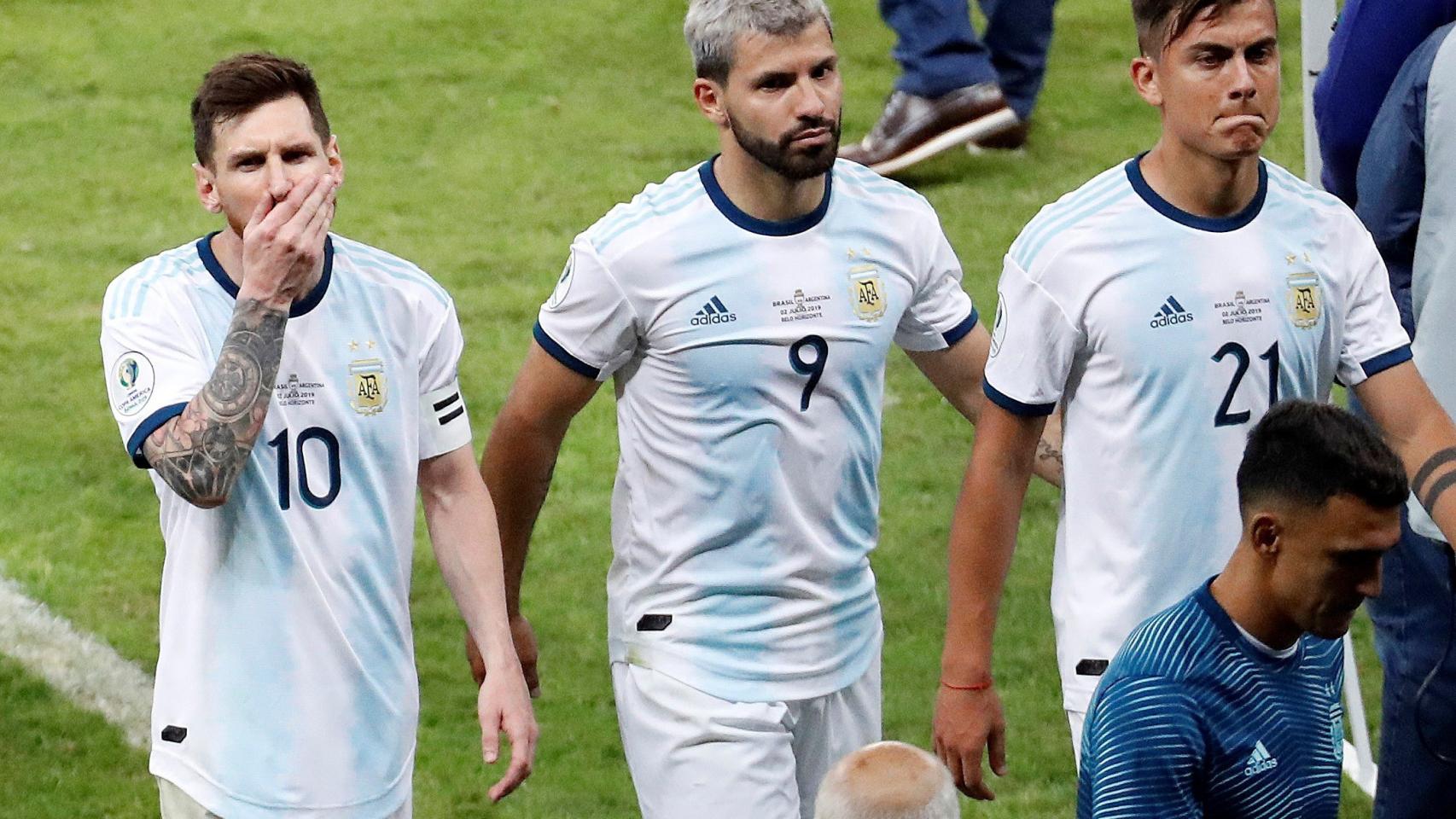 Leo Messi, Agüero y Dybala durante el partido de semifinales de la Copa América contra Brasil.