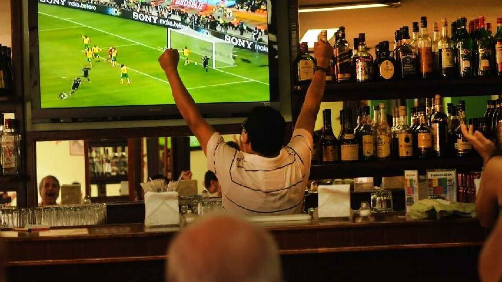 La prioridad de LaLiga ha estado en los bares deportivos que emiten fútbol sin licencia