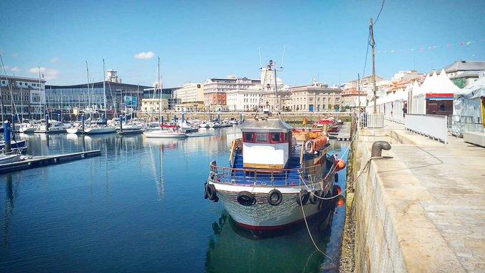 El barco ‘Rías Altas 2’ en el puerto de A Coruña