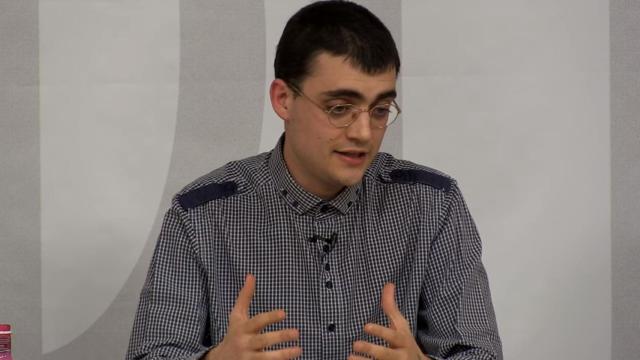 Ernest Castro durante una conferencia en la Escuela de Filosofía de Oviedo