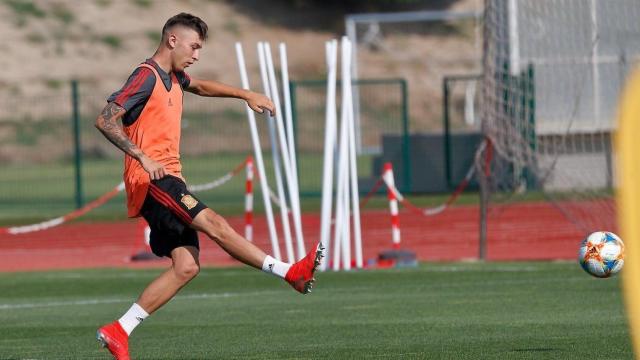 César Gelabert, en un entrenamiento con la selección española sub19. Foto: Instagram (@ces11gelabert)