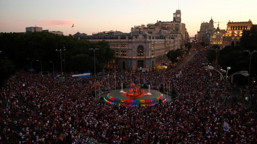 Vistazo de la Plaza de Cibeles durante la manifestación del Orgullo de 2019.