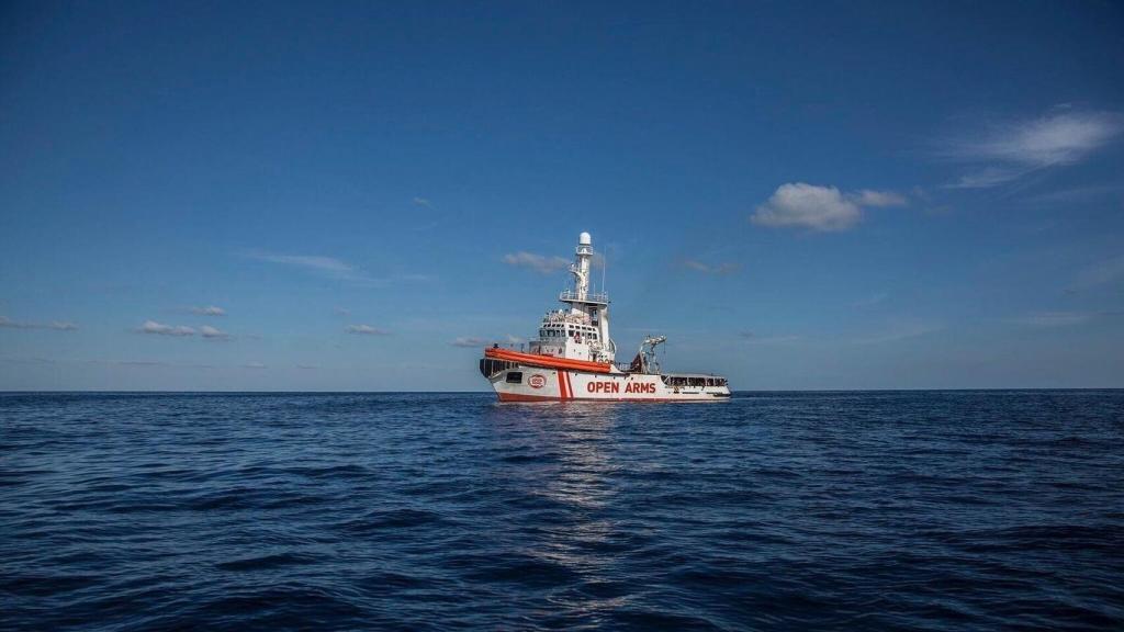 El barco de Open Arms en el mar Mediterráneo.