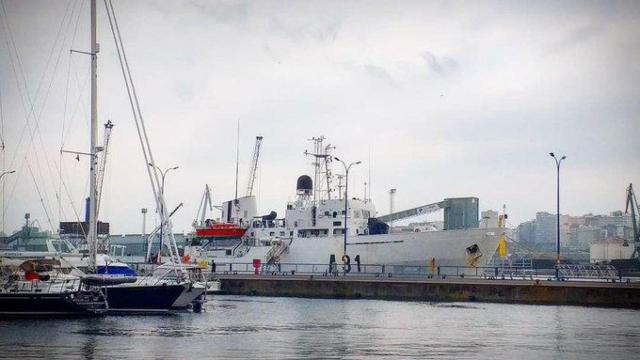 El buque ‘Malaspina’, en el puerto de A Coruña