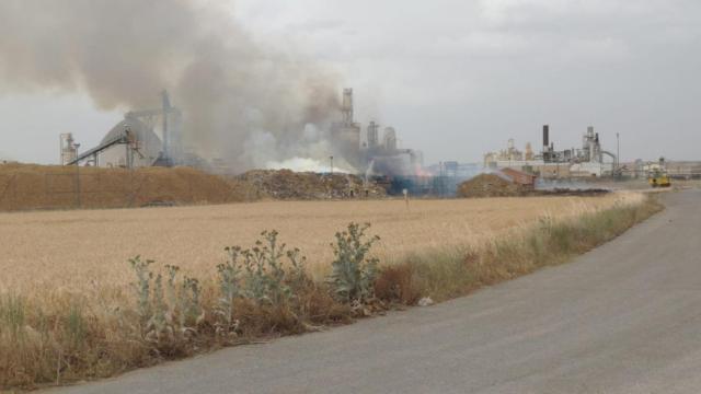 Incendio en una maderera de Cella (Teruel).