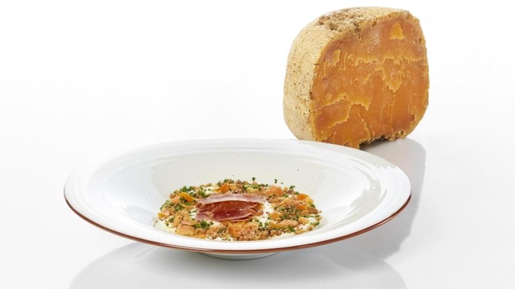 Foto: Poncelet. Huevo con puré de patata y Mimolette