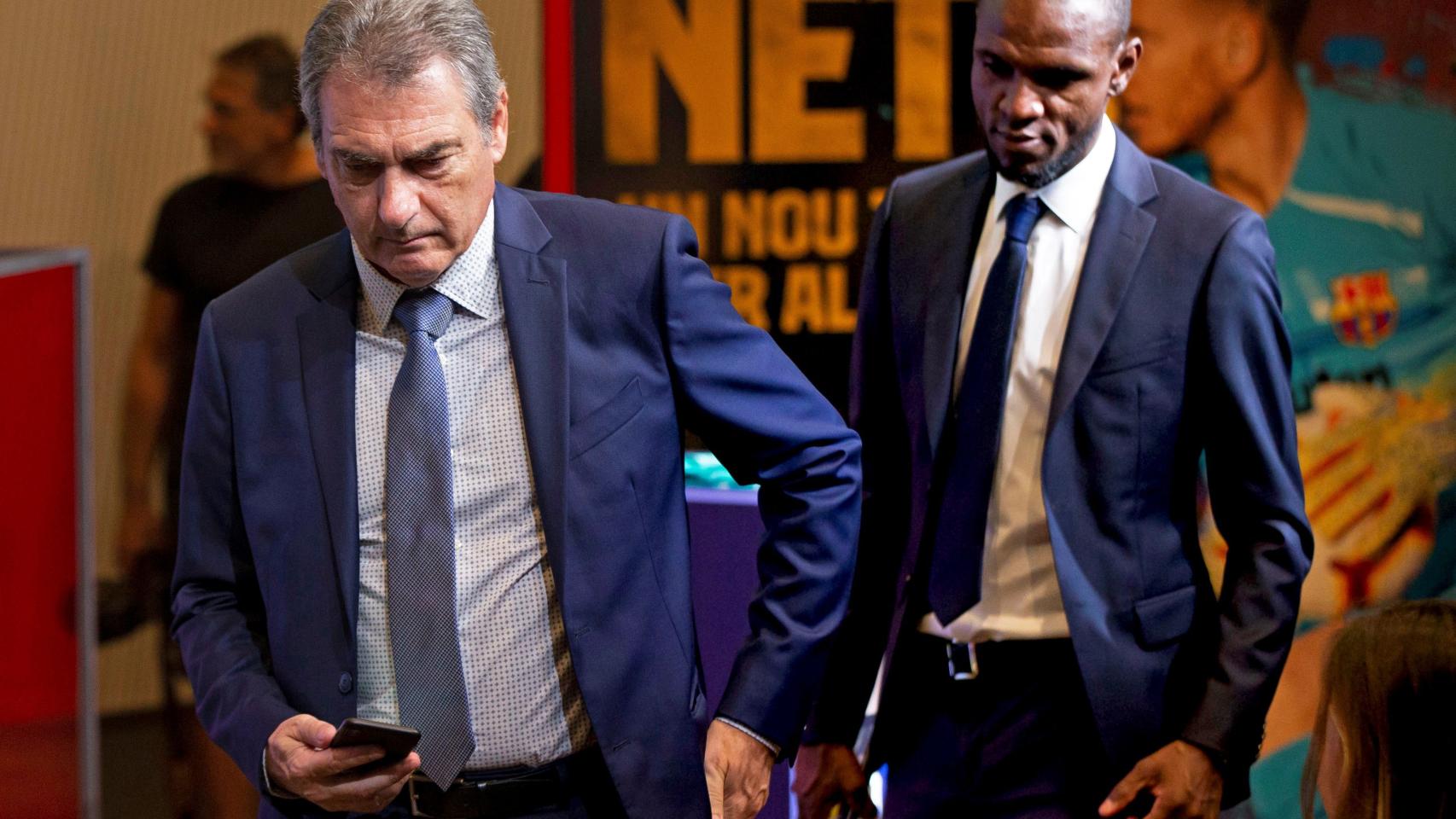 Eric Abidal durante la presentación de Neto