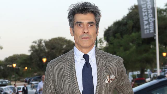 Jorge Fernández llegando a la celebración de los 25 años de la revista GQ.