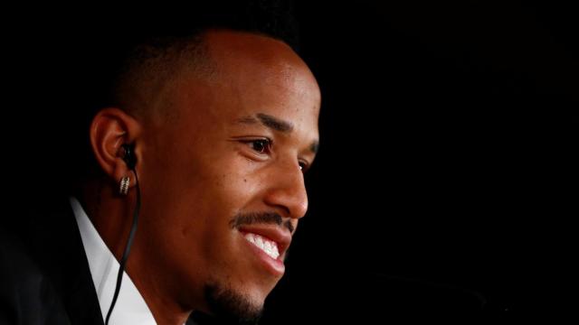 Eder Militao durante la rueda de prensa de su presentación