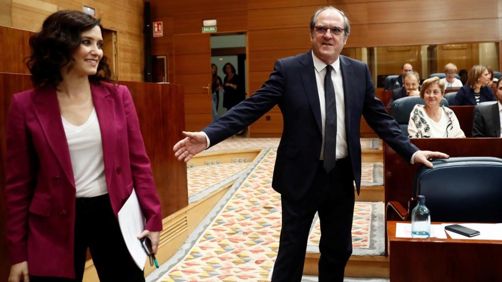 Isabel Díaz Ayuso y Ángel Gabilondo, en la Asamblea de Madrid.