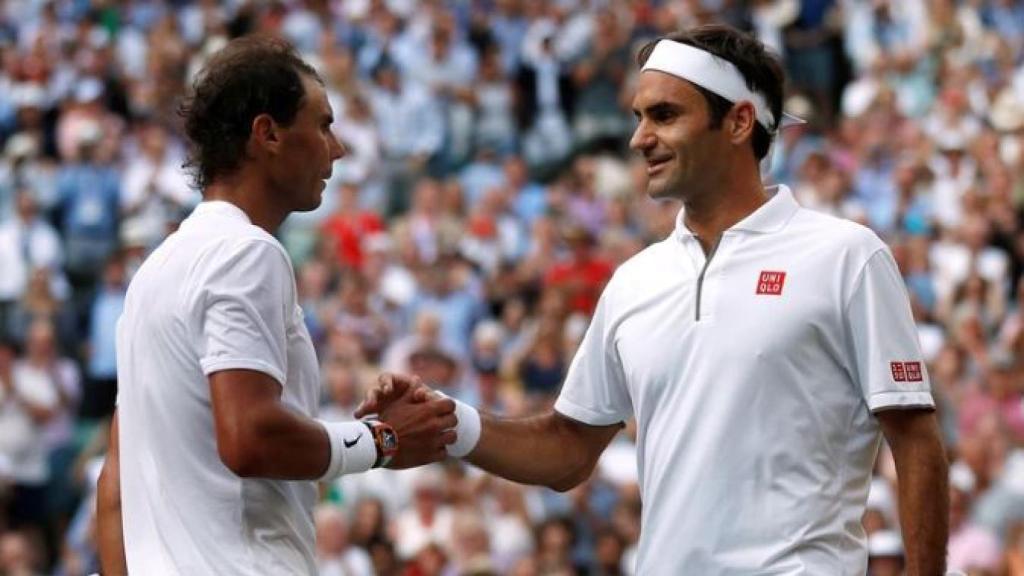 Nadal y Federer durante las semifinales de Wimbledon