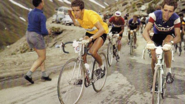 Bahamontes con el maillot amarillo