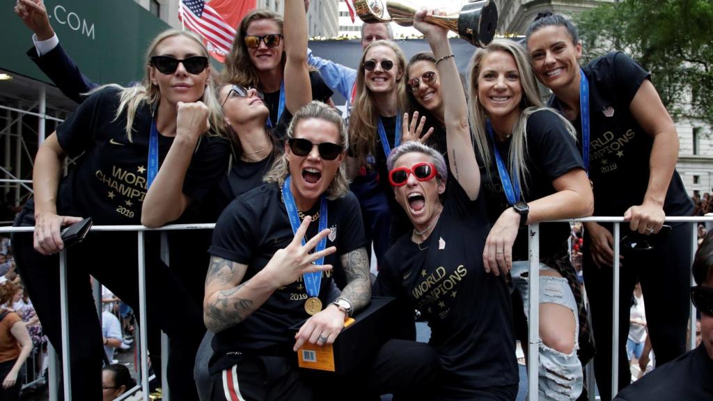 Jugadoras de Estados Unidos en la celebración del Mundial de Francia