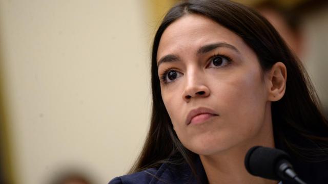 Alexandria Ocasio-Cortez, en el Comité de Servicios Financieros de la Cámara de Representantes en Washington.