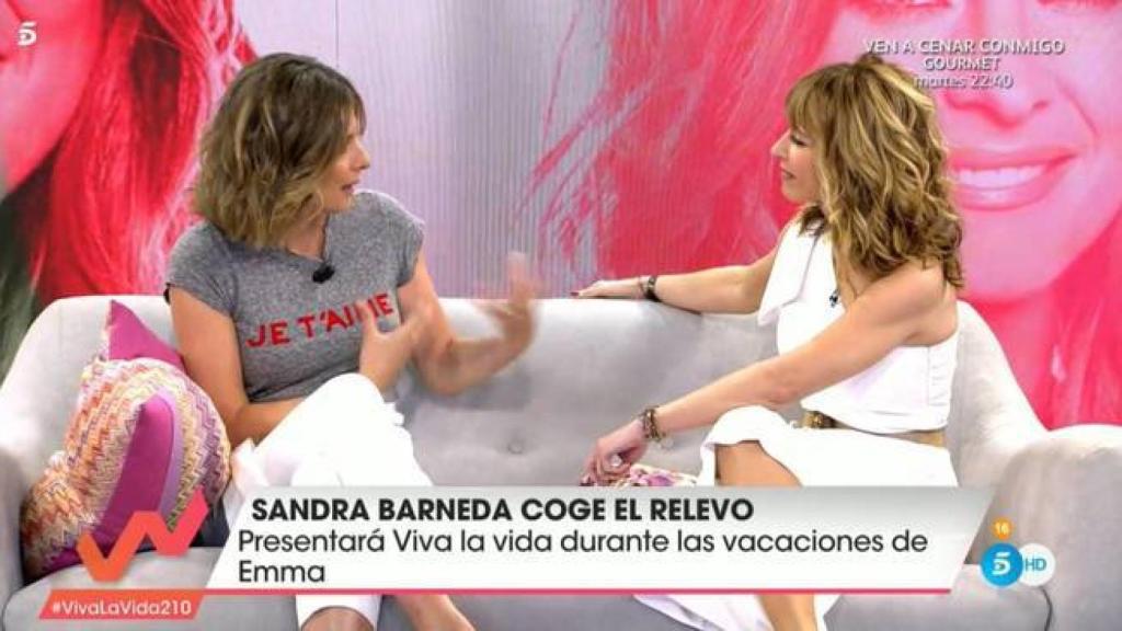 Sandra barneda y Emma García durante su encuentro en el programa 'Vive la vida'.