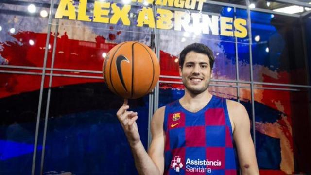 Abrines, durante su presentación con el Barcelona. Foto: Twitter (@FCBbasket)