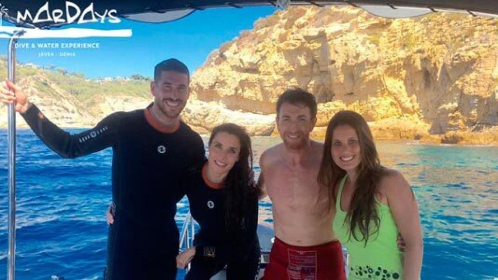 Sergio Ramos, Pilar Rubio y Pablo Motos en Jávea.