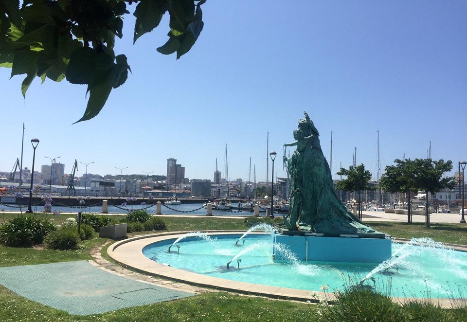 Monumento a la Virgen del Carmen en A Coruña (@puertocoruna)