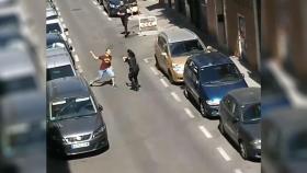 Agresión a la agente de Policía en el madrileño barrio de Lavapiés.