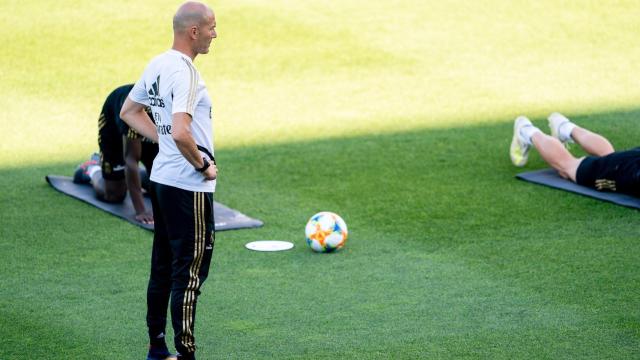 Zidane en el entrenamiento del Real Madrid en el estadio del Montreal Impact.