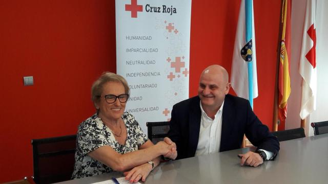 Fima de convenio entre Vegalsa y Cruz Roja