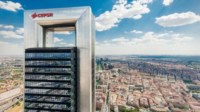 Amazon pagará de alquiler en sus oficinas de la Torre Cepsa cuatro veces más de los impuestos que abona