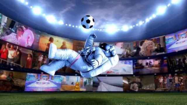 Imagen corporativa de MiTele Plus durante el anuncio de la compra de los derechos del fútbol.