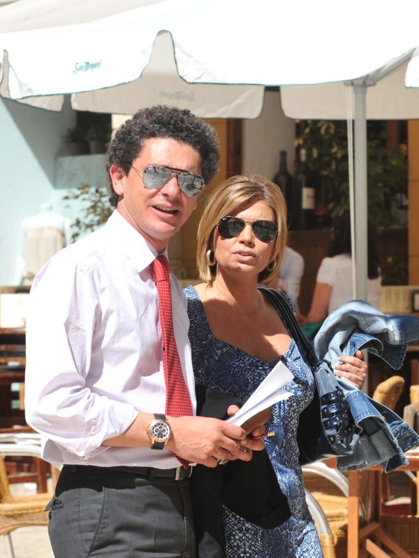 Salvador Pérez y Terelu, paseando por Málaga en 2010.