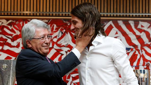 Cerezo con Filipe Luis en la despedida del brasileño del Atlético de Madrid