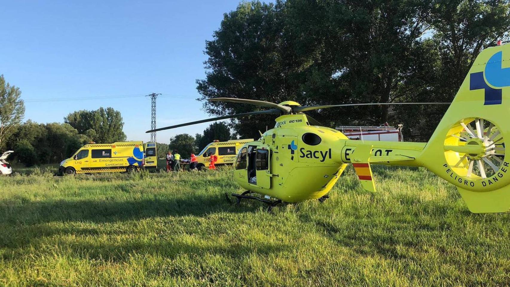 Medios de emergencias, en el lugar del accidente de tráfico