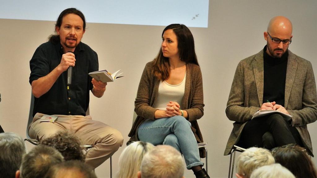 Pablo Iglesias, Ione Belarra y Nacho Álvarez en la presentación del programa electoral de Podemos.