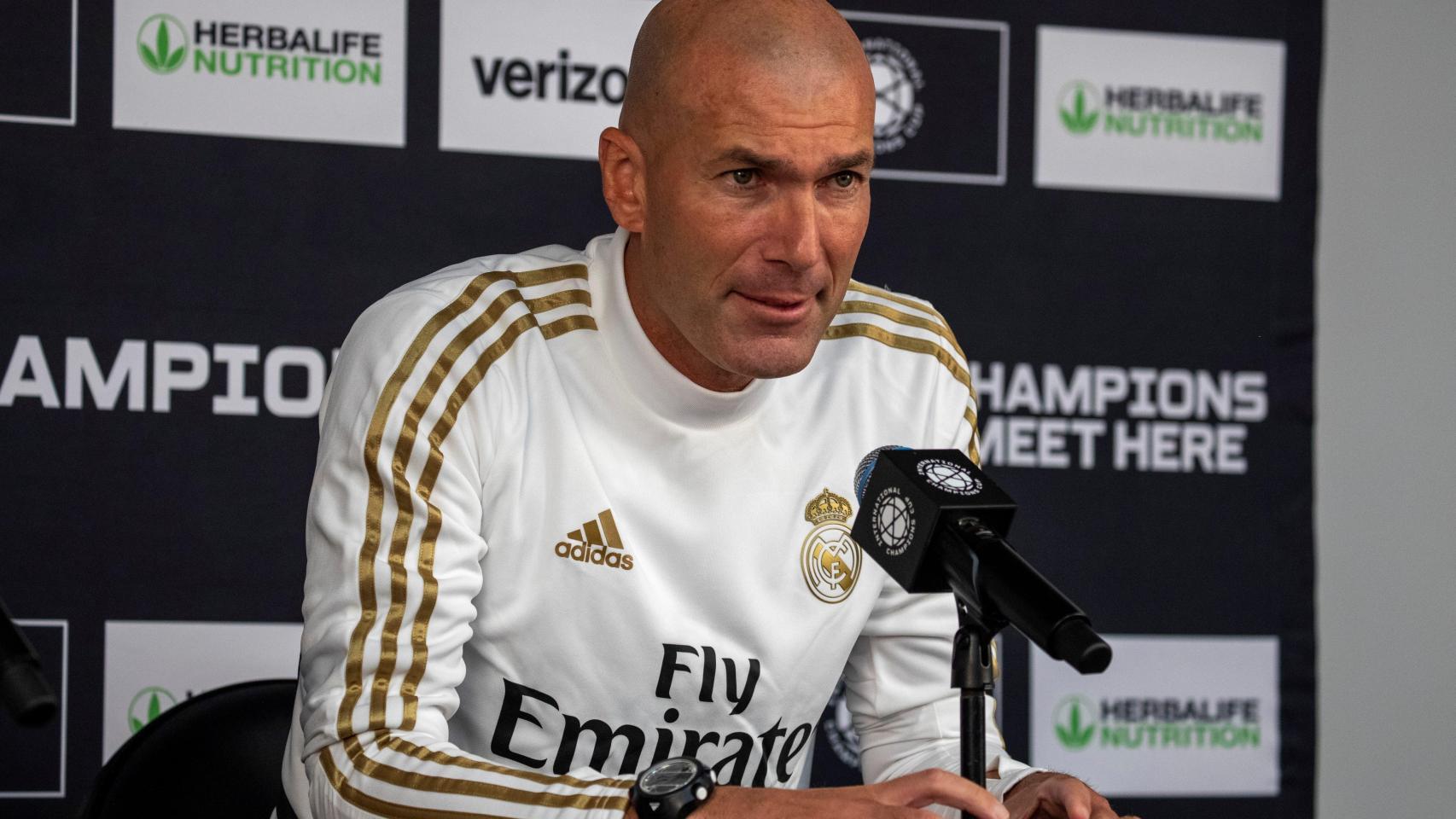 Zinedine Zidane, en rueda de prensa con el Real Madrid